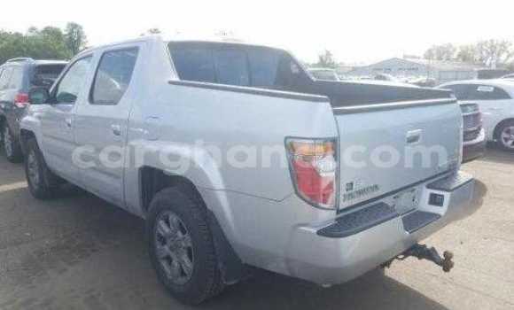 Sayi Na hannu Honda Ridgeline Azurfa Mota in Accra a Greater Accra Sayi Na hannu Honda Ridgeline Azurfa Mota in Accra a Greater Accra