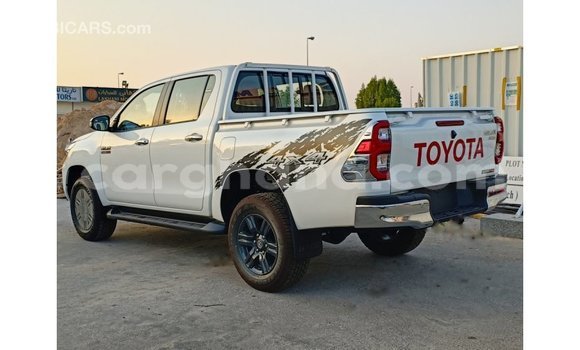 Sayi Imported Toyota Hilux White Mota in Import - Dubai a Ashanti Sayi Imported Toyota Hilux White Mota in Import - Dubai a Ashanti