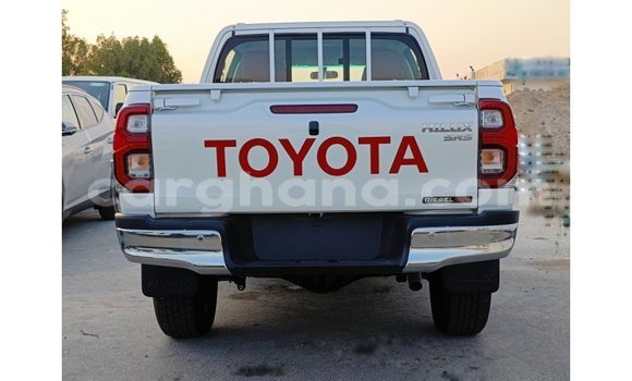 Sayi Imported Toyota Hilux White Mota in Import - Dubai a Ashanti Sayi Imported Toyota Hilux White Mota in Import - Dubai a Ashanti