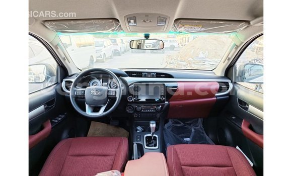 Sayi Imported Toyota Hilux White Mota in Import - Dubai a Ashanti Sayi Imported Toyota Hilux White Mota in Import - Dubai a Ashanti