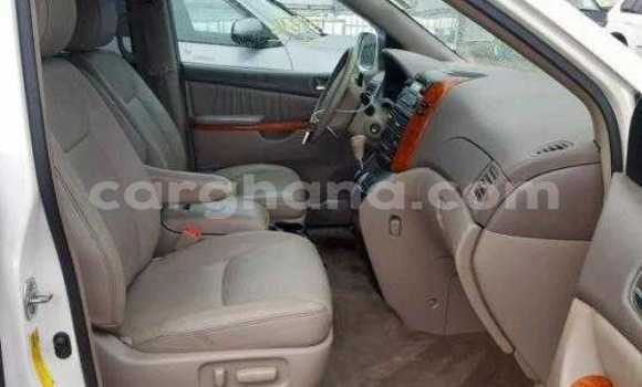 Buy Used Toyota Sienna White Car in Accra in Greater Accra Buy Used Toyota Sienna White Car in Accra in Greater Accra