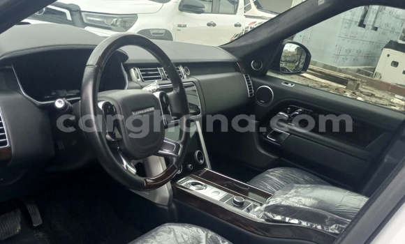 Buy Used Land Rover Range Rover Vogue White Car in Accra in Greater Accra Buy Used Land Rover Range Rover Vogue White Car in Accra in Greater Accra