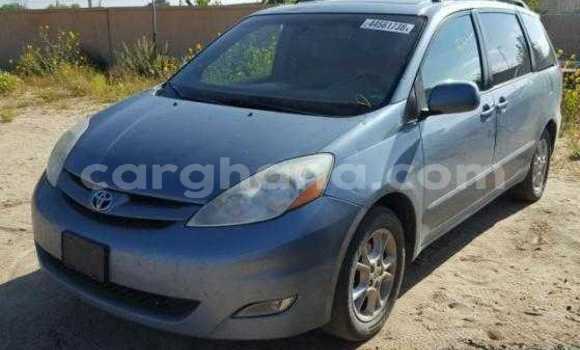 Sayi Na hannu Toyota Sienna Blue Mota in Accra a Greater Accra Sayi Na hannu Toyota Sienna Blue Mota in Accra a Greater Accra
