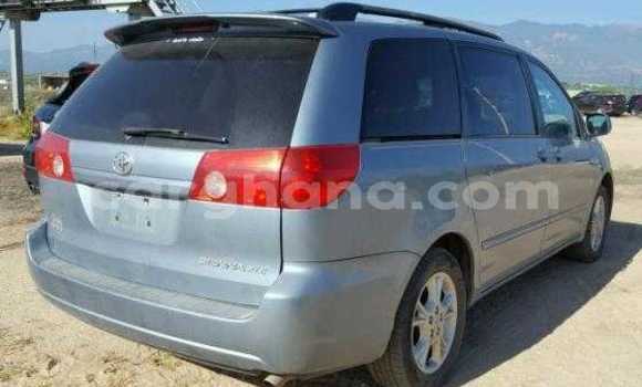 Sayi Na hannu Toyota Sienna Blue Mota in Accra a Greater Accra Sayi Na hannu Toyota Sienna Blue Mota in Accra a Greater Accra