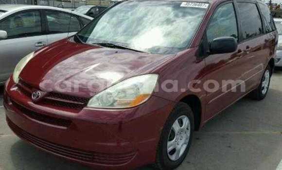 Sayi Na hannu Toyota Sienna Red Mota in Accra a Greater Accra
