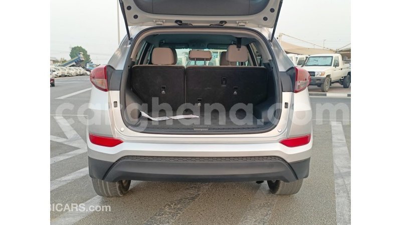 Big with watermark hyundai tucson ashanti import dubai 50173