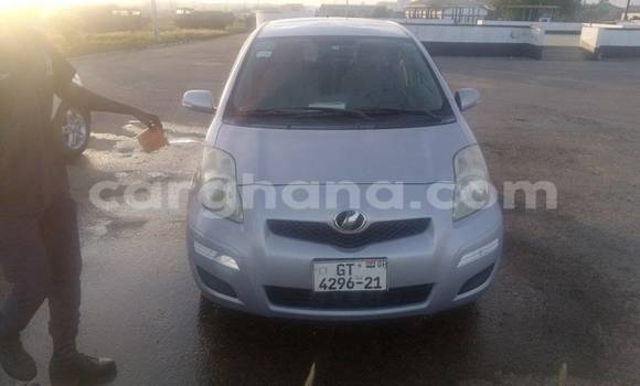 Ra Àlòkù Toyota Vitz Silver Ọkọ̀ in Tema ni Greater Accra