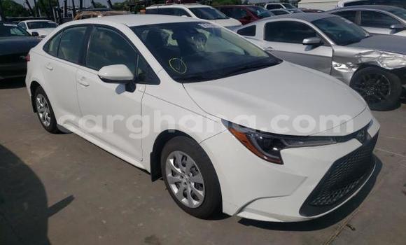 Ra Àlòkù Toyota Corolla funfun Ọkọ̀ in Accra ni Greater Accra