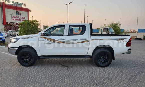 Ra Àlòkù Toyota Hilux funfun Ọkọ̀ in Sekondi–Takoradi Metropolitan ni Oorun Ra Àlòkù Toyota Hilux funfun Ọkọ̀ in Sekondi–Takoradi Metropolitan ni Oorun