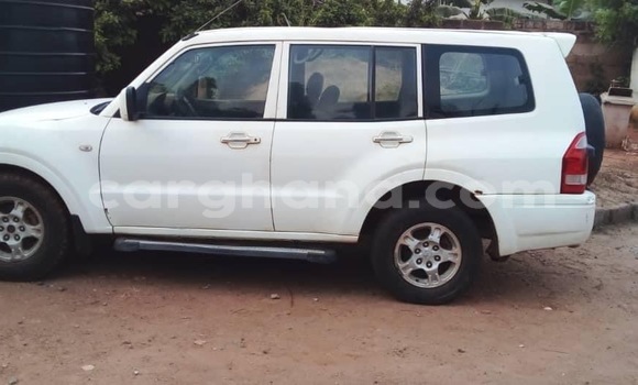 Ra Àlòkù Mitsubishi Pajero funfun Ọkọ̀ in Accra ni Greater Accra