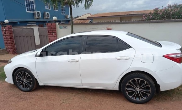 Buy Used Toyota Corolla White Car in Accra in Greater Accra Buy Used Toyota Corolla White Car in Accra in Greater Accra