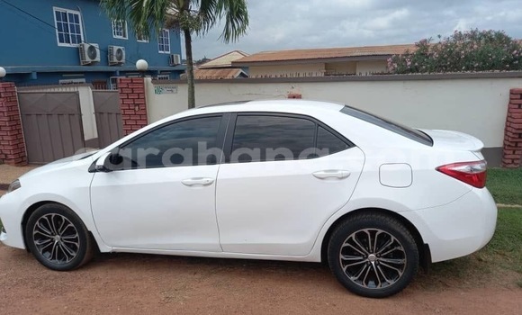 Buy Used Toyota Corolla White Car in Accra in Greater Accra Buy Used Toyota Corolla White Car in Accra in Greater Accra