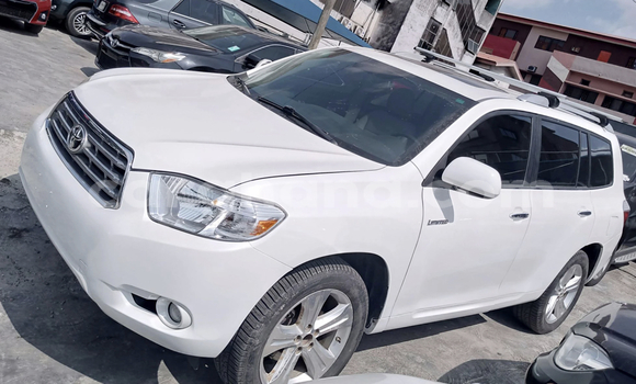 Buy Used Toyota Highlander White Car in Accra in Greater Accra Buy Used Toyota Highlander White Car in Accra in Greater Accra