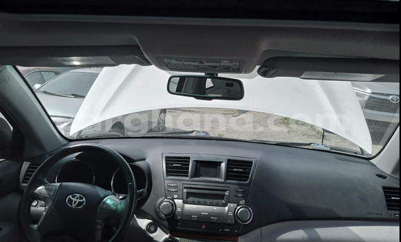 Buy Used Toyota Highlander White Car in Accra in Greater Accra Buy Used Toyota Highlander White Car in Accra in Greater Accra