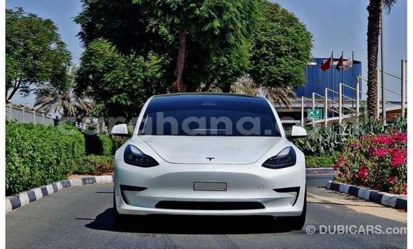 Ra Imported Tesla Model 3 funfun Ọkọ̀ in Import - Dubai ni Ashanti Ra Imported Tesla Model 3 funfun Ọkọ̀ in Import - Dubai ni Ashanti
