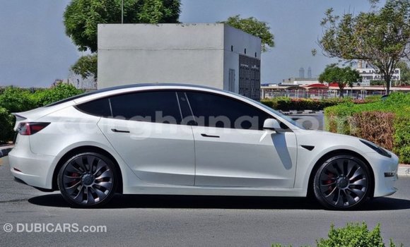 Ra Imported Tesla Model 3 funfun Ọkọ̀ in Import - Dubai ni Ashanti Ra Imported Tesla Model 3 funfun Ọkọ̀ in Import - Dubai ni Ashanti
