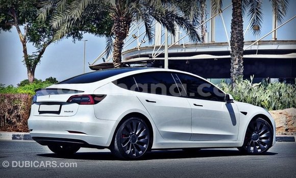 Ra Imported Tesla Model 3 funfun Ọkọ̀ in Import - Dubai ni Ashanti Ra Imported Tesla Model 3 funfun Ọkọ̀ in Import - Dubai ni Ashanti
