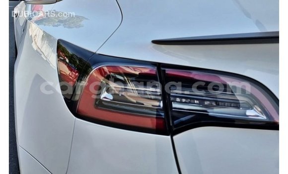 Ra Imported Tesla Model 3 funfun Ọkọ̀ in Import - Dubai ni Ashanti Ra Imported Tesla Model 3 funfun Ọkọ̀ in Import - Dubai ni Ashanti