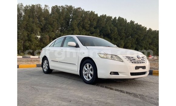 Ra Imported Toyota Camry funfun Ọkọ̀ in Import - Dubai ni Ashanti Ra Imported Toyota Camry funfun Ọkọ̀ in Import - Dubai ni Ashanti