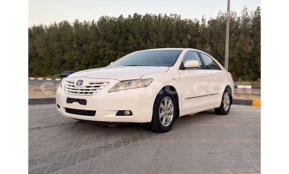Ra Imported Toyota Camry funfun Ọkọ̀ in Import - Dubai ni Ashanti Ra Imported Toyota Camry funfun Ọkọ̀ in Import - Dubai ni Ashanti