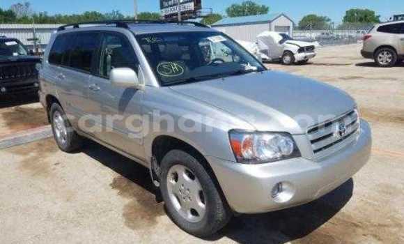 Sayi Na hannu Toyota Highlander Azurfa Mota in Accra a Greater Accra Sayi Na hannu Toyota Highlander Azurfa Mota in Accra a Greater Accra