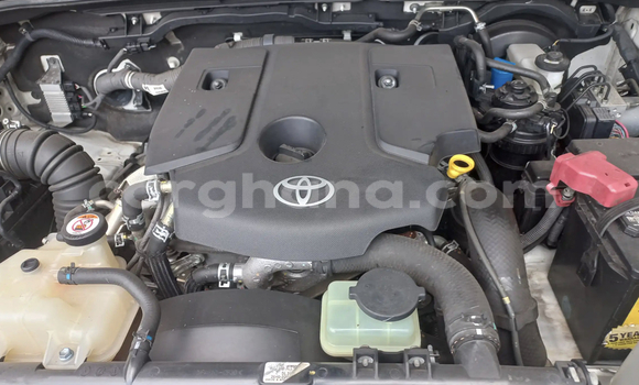 Sayi Na hannu Toyota Hilux White Mota in Accra a Greater Accra Sayi Na hannu Toyota Hilux White Mota in Accra a Greater Accra