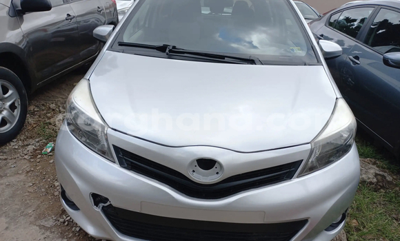 Ra Àlòkù Toyota Yaris Silver Ọkọ̀ in Accra ni Greater Accra Ra Àlòkù Toyota Yaris Silver Ọkọ̀ in Accra ni Greater Accra