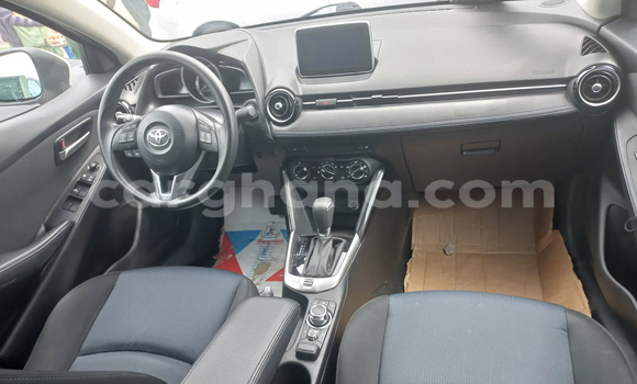 Sayi Na hannu Toyota Yaris White Mota in Accra a Greater Accra Sayi Na hannu Toyota Yaris White Mota in Accra a Greater Accra