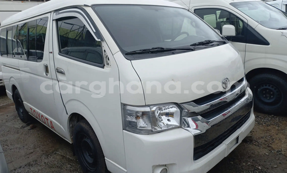 Sayi Na hannu Toyota Hiace White Mota in Accra a Greater Accra