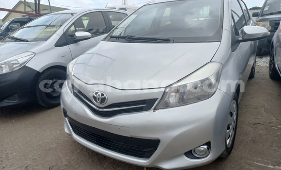 Ra Àlòkù Toyota Yaris Silver Ọkọ̀ in Accra ni Greater Accra