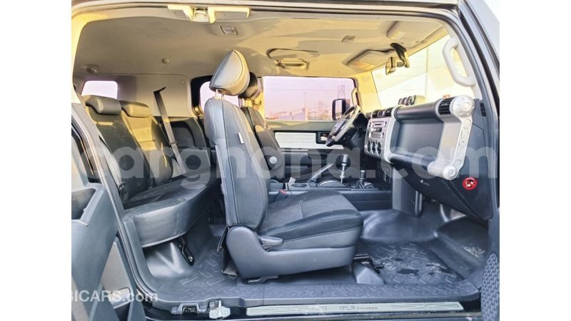 Big with watermark toyota fj cruiser ashanti import dubai 50313