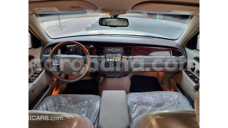 Big with watermark lincoln continental ashanti import dubai 50315