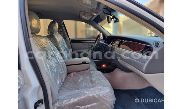 Sayi Imported Lincoln Continental White Mota in Import - Dubai a Ashanti Sayi Imported Lincoln Continental White Mota in Import - Dubai a Ashanti