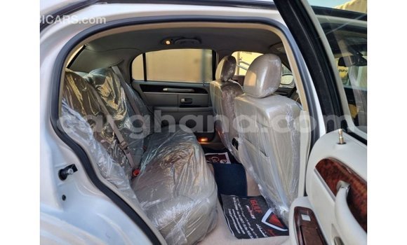 Sayi Imported Lincoln Continental White Mota in Import - Dubai a Ashanti Sayi Imported Lincoln Continental White Mota in Import - Dubai a Ashanti