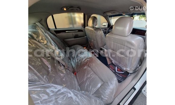 Sayi Imported Lincoln Continental White Mota in Import - Dubai a Ashanti Sayi Imported Lincoln Continental White Mota in Import - Dubai a Ashanti