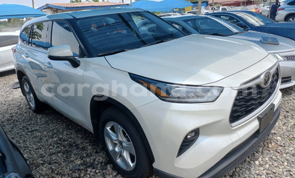 Buy Used Toyota Highlander White Car in Accra in Greater Accra Buy Used Toyota Highlander White Car in Accra in Greater Accra