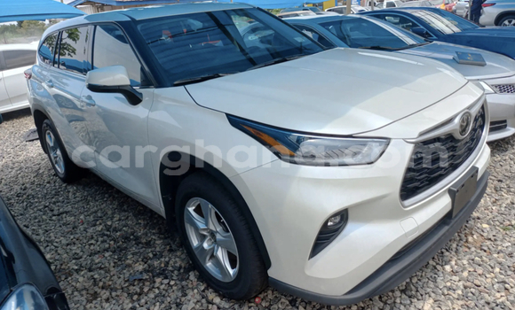 Buy Used Toyota Highlander White Car in Accra in Greater Accra Buy Used Toyota Highlander White Car in Accra in Greater Accra
