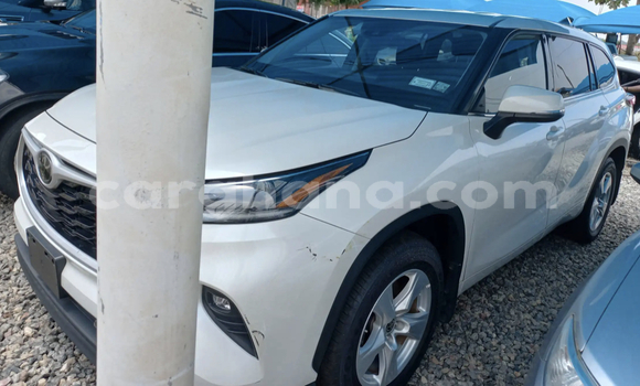Buy Used Toyota Highlander White Car in Accra in Greater Accra Buy Used Toyota Highlander White Car in Accra in Greater Accra