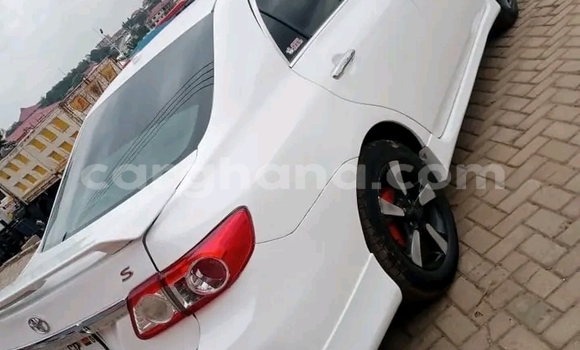Ra Àlòkù Toyota Corolla funfun Ọkọ̀ in Accra ni Greater Accra Ra Àlòkù Toyota Corolla funfun Ọkọ̀ in Accra ni Greater Accra