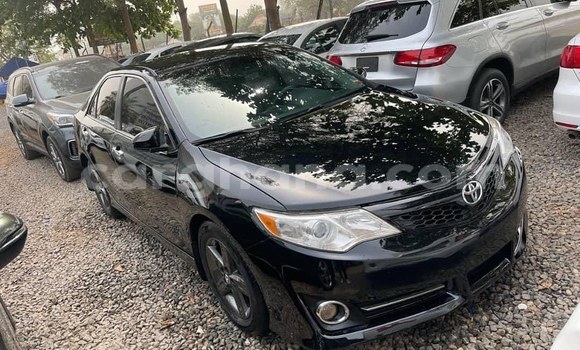 Ra Àlòkù Toyota Camry Black Ọkọ̀ in Tema ni Greater Accra