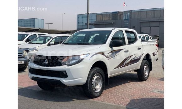 Ra Imported Mitsubishi L200 funfun Ọkọ̀ in Import - Dubai ni Ashanti Ra Imported Mitsubishi L200 funfun Ọkọ̀ in Import - Dubai ni Ashanti