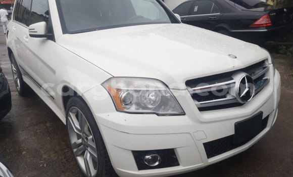 Buy Used Mercedes‒Benz GLK–Class White Car in Accra in Greater Accra Buy Used Mercedes‒Benz GLK–Class White Car in Accra in Greater Accra
