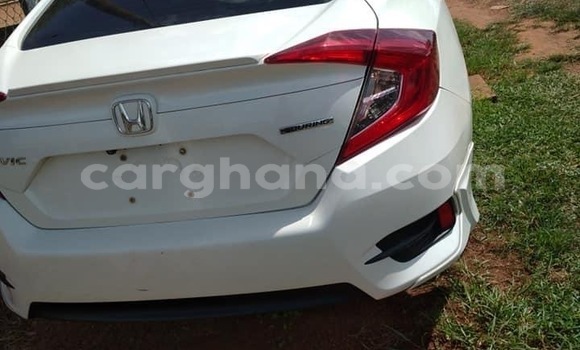 Sayi Na hannu Honda Civic White Mota in Accra a Greater Accra Sayi Na hannu Honda Civic White Mota in Accra a Greater Accra