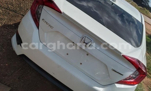 Sayi Na hannu Honda Civic White Mota in Accra a Greater Accra Sayi Na hannu Honda Civic White Mota in Accra a Greater Accra