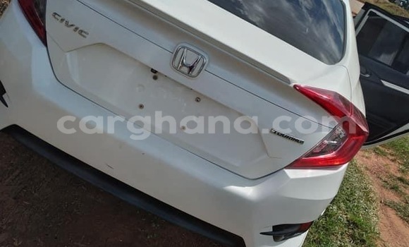 Sayi Na hannu Honda Civic White Mota in Accra a Greater Accra Sayi Na hannu Honda Civic White Mota in Accra a Greater Accra