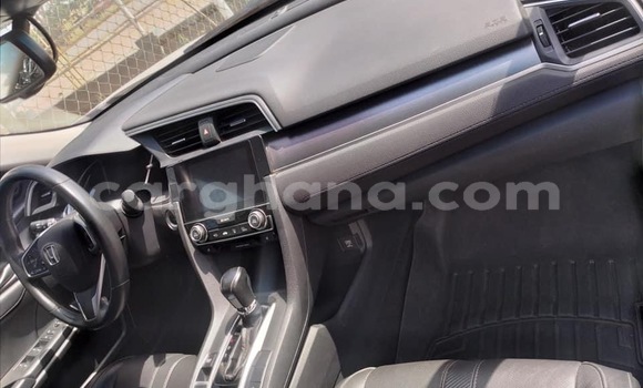 Sayi Na hannu Honda Civic White Mota in Accra a Greater Accra Sayi Na hannu Honda Civic White Mota in Accra a Greater Accra