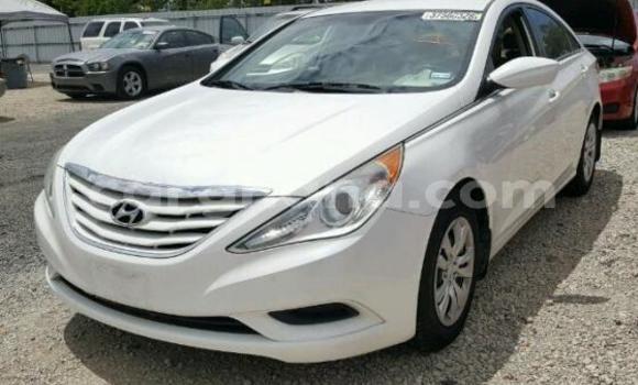 Buy Used Hyundai Sonata White Car in Tema in Greater Accra Buy Used Hyundai Sonata White Car in Tema in Greater Accra
