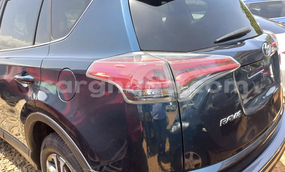 Ra Àlòkù Toyota RAV4 Blue Ọkọ̀ in Accra ni Greater Accra Ra Àlòkù Toyota RAV4 Blue Ọkọ̀ in Accra ni Greater Accra
