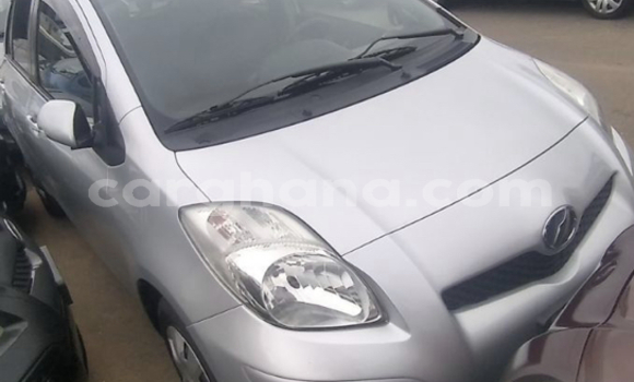Ra Àlòkù Toyota Vitz Silver Ọkọ̀ in Accra ni Greater Accra