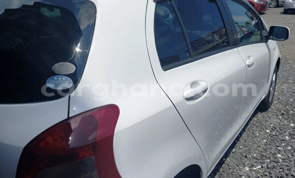 Buy Used Toyota Vitz White Car in Accra in Greater Accra Buy Used Toyota Vitz White Car in Accra in Greater Accra